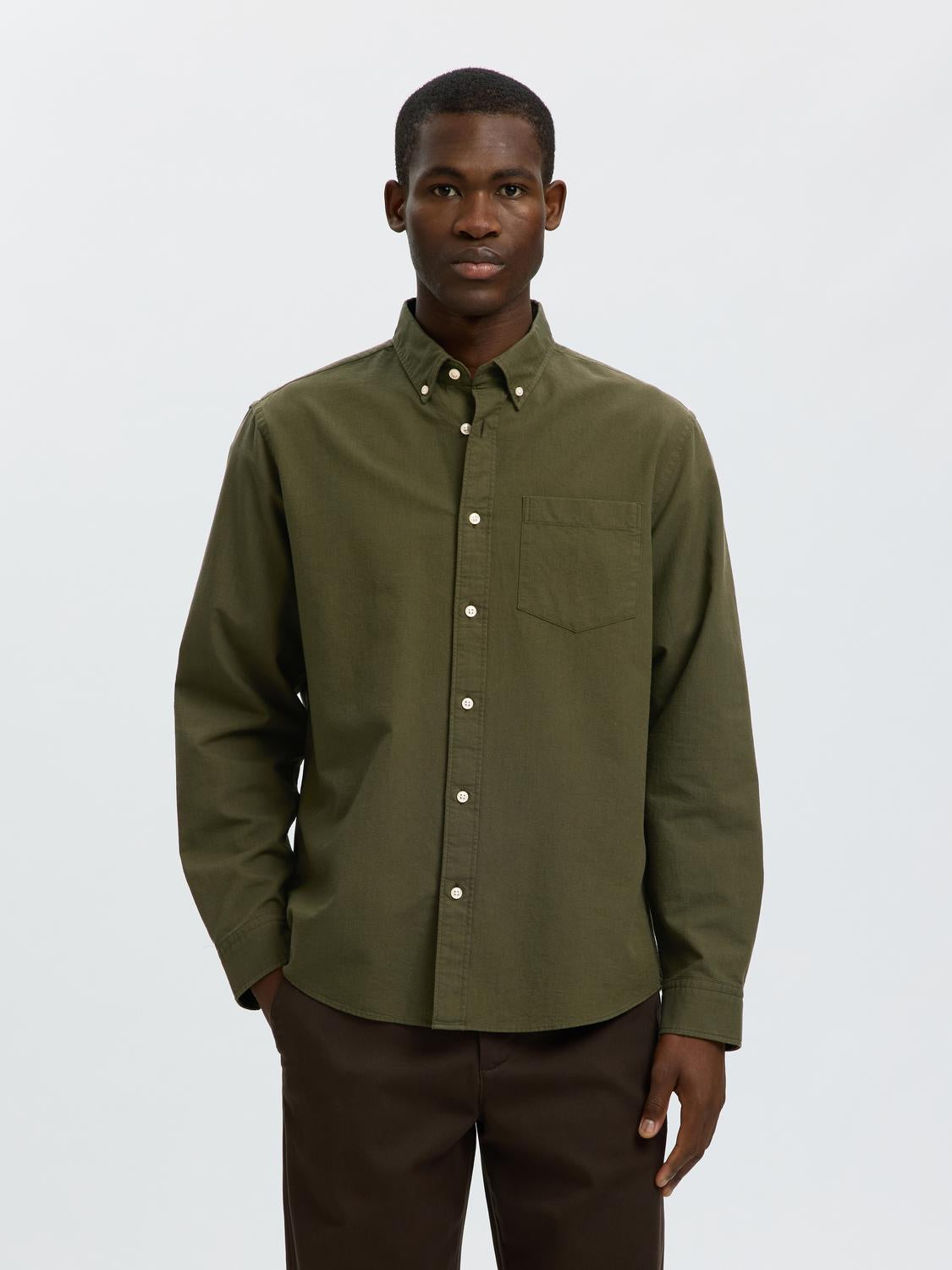 model_shot-front
